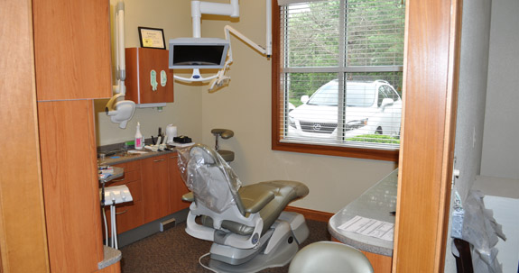 Dental examination room with window